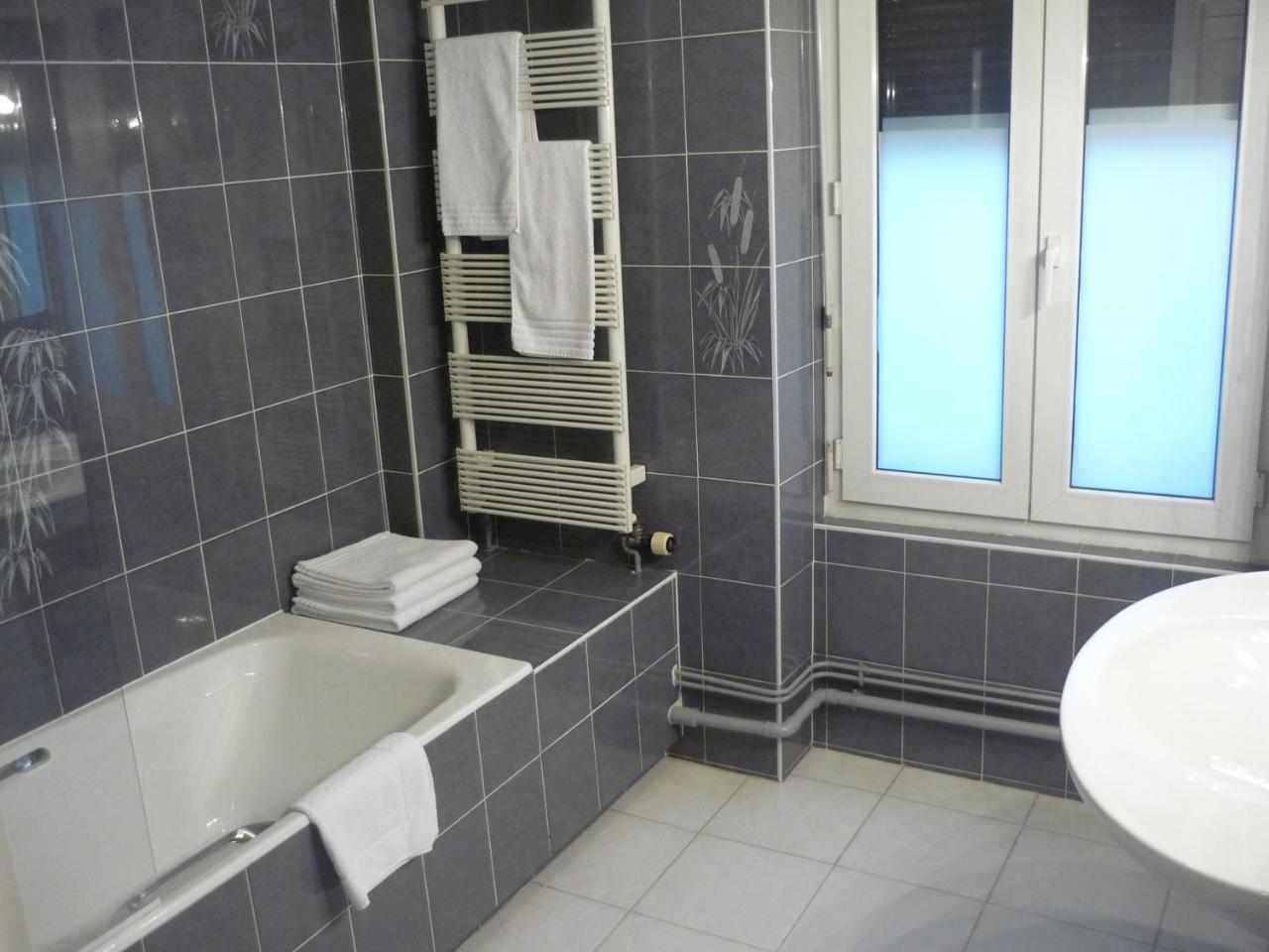 The Originals Boutique, Hotel Terminus, Bourg-En-Bresse Gare מראה חיצוני תמונה