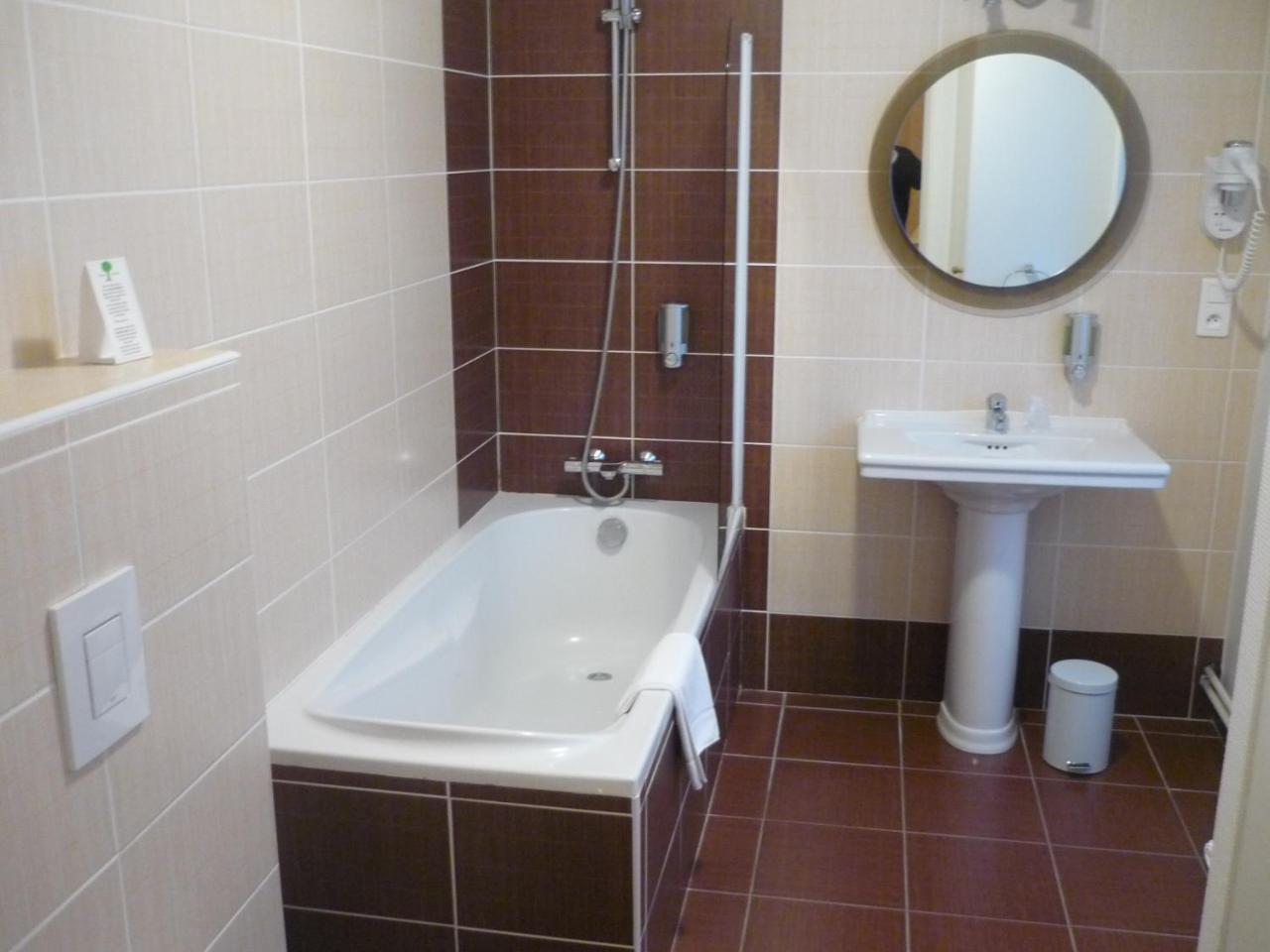The Originals Boutique, Hotel Terminus, Bourg-En-Bresse Gare מראה חיצוני תמונה